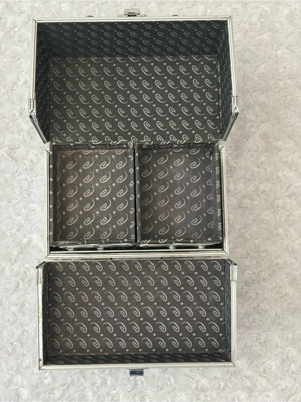 Caboodles Silver Aluminum Makeup Train Case Organizer